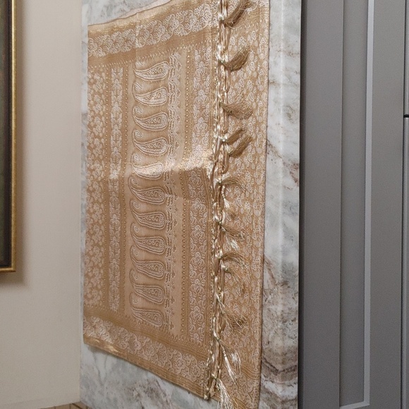 Gold Silk & Lame Table Runner - Picture 2 of 9